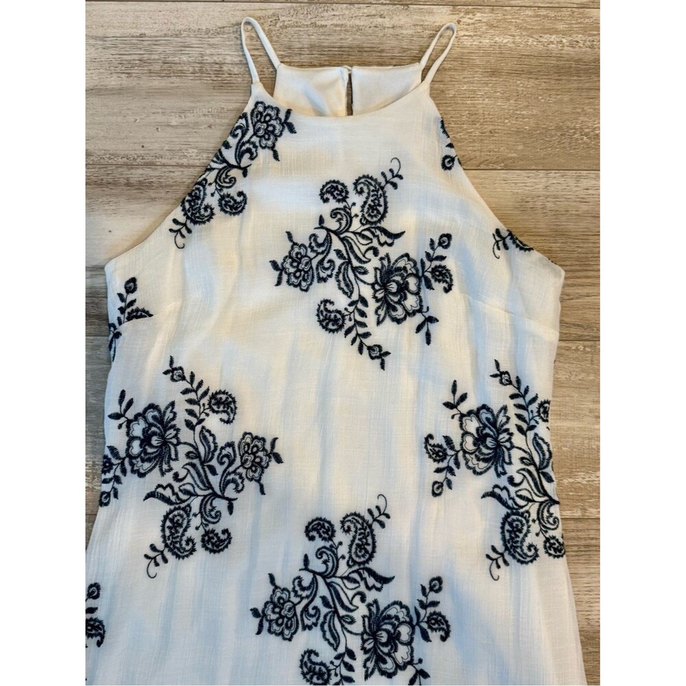 BCX Embroidered Floral Shift Dress White Blue Sleeveless High Neck Lined Large - Picture 4 of 7